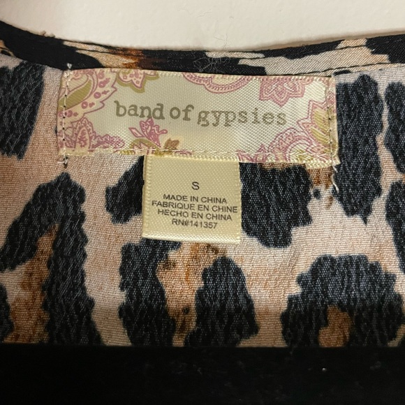 Cheetah Bell Sleeve Blouse - Picture 2 of 7